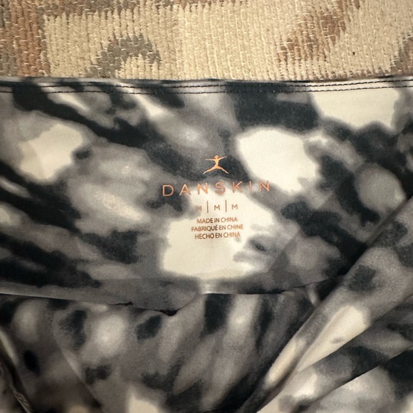 Yoga Shorts - Picture 3 of 4